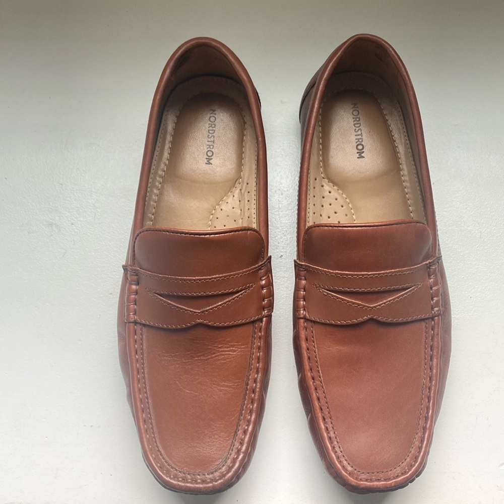 Nordstrom men’s tan, leather loafers, driving moccasins, 9.5, EUC.